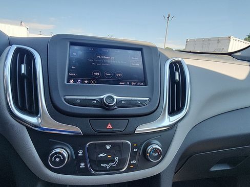 Used 2020 Chevrolet Equinox LS AWD/4WD image 14