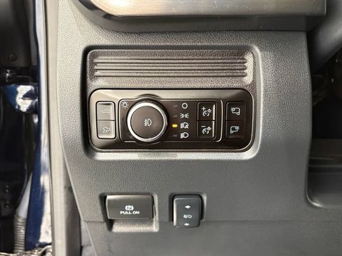 Certified 2025 Ford F350 Lariat w/ Lariat Ultimate Package AWD/4WD image 37