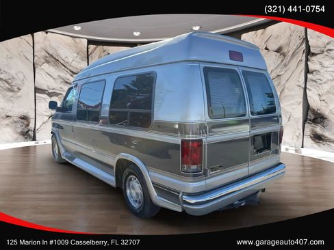 Used 2003 Ford E-150 and Econoline 150 Commercial Van 3D image 5