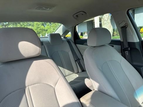 Used 2019 Hyundai Sonata SEL w/ Tech Package 02 FWD image 10