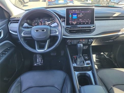 Certified 2022 Jeep Compass Latitude image 10