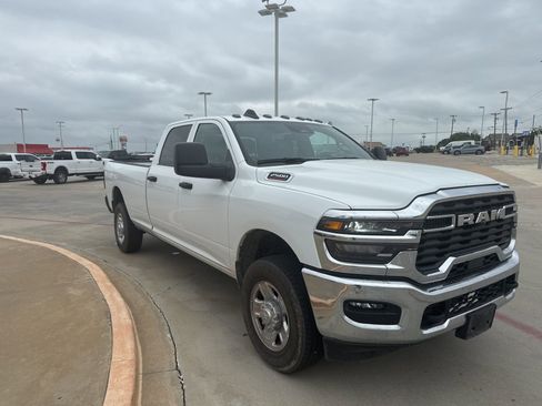 Used 2025 RAM 2500 Tradesman w/ Chrome Appearance Group image 3