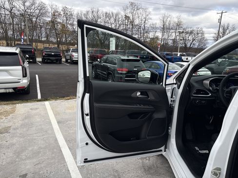 New 2026 Chrysler Voyager LX image 16