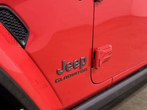 Used 2021 Jeep Gladiator Rubicon AWD/4WD image 31