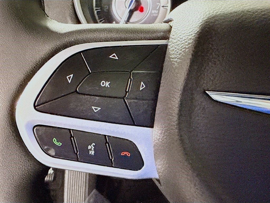 Used 2023 Chrysler 300 Touring w/ Safetytec Plus Group RWD image 13