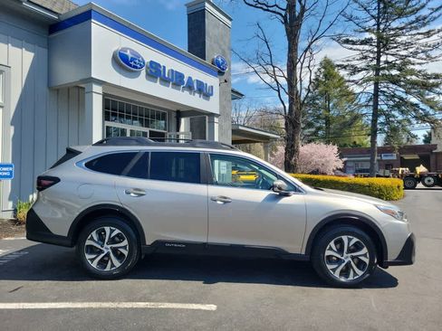 Used 2020 Subaru Outback Limited image 2