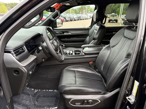 Used 2024 Jeep Wagoneer Series II AWD/4WD image 13