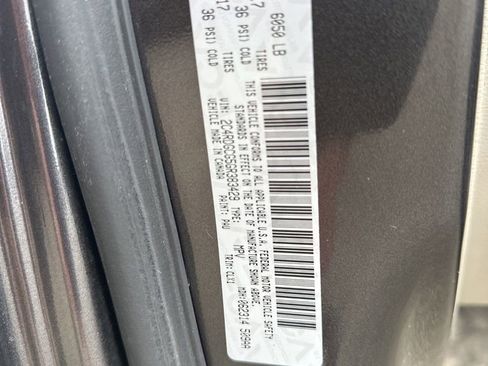 Used 2016 Dodge Grand Caravan SXT image 34