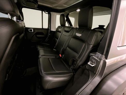 Used 2018 Jeep Wrangler Unlimited Rubicon AWD/4WD image 22