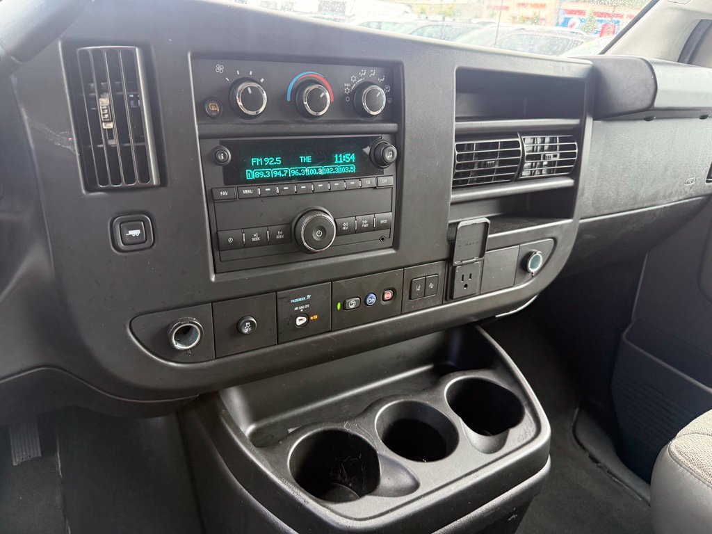 Used 2025 Chevrolet Express 3500 LT w/ LT Preferred Equipment Group RWD image 22