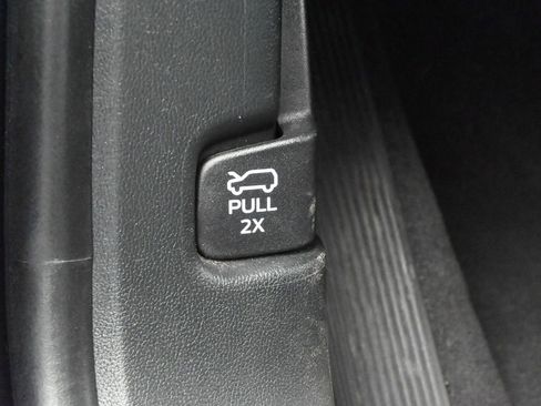 Used 2022 Ford Explorer ST-Line w/ Class IV Trailer Tow Package image 34