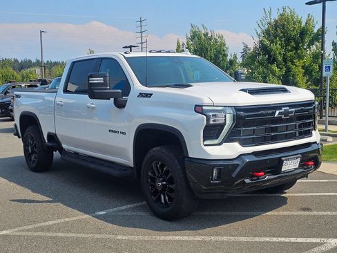 Used 2025 Chevrolet Silverado 2500 LTZ w/ LTZ Plus Package AWD/4WD image 7