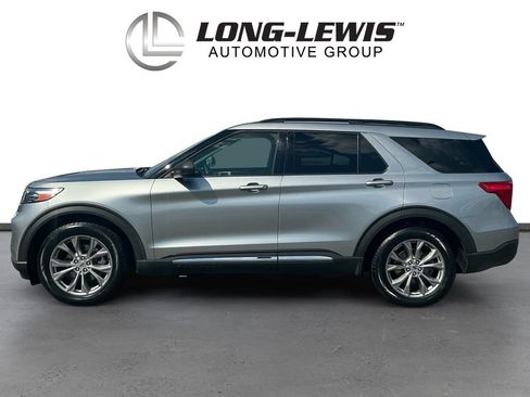 Certified 2022 Ford Explorer XLT w/ Equipment Group 202A RWD image 2
