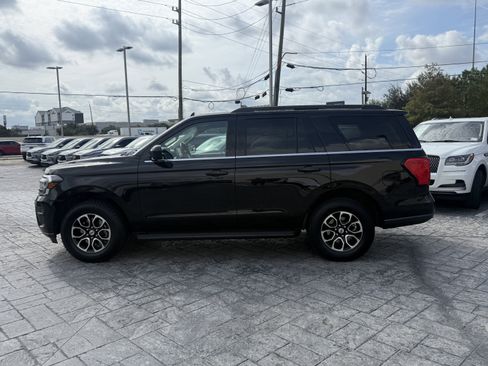 Used 2024 Ford Expedition XLT image 4