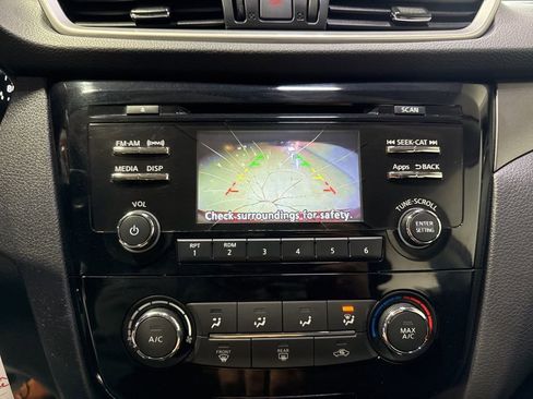 Used 2016 Nissan Rogue S AWD/4WD image 15