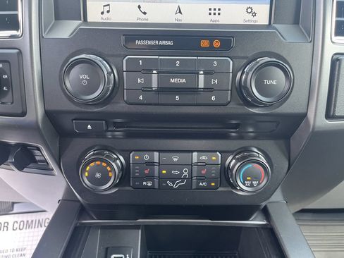 Used 2018 Ford F250 XLT w/ XLT Premium Package AWD/4WD image 27