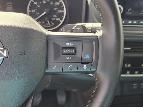 Certified 2025 Nissan Rogue SV FWD image 31