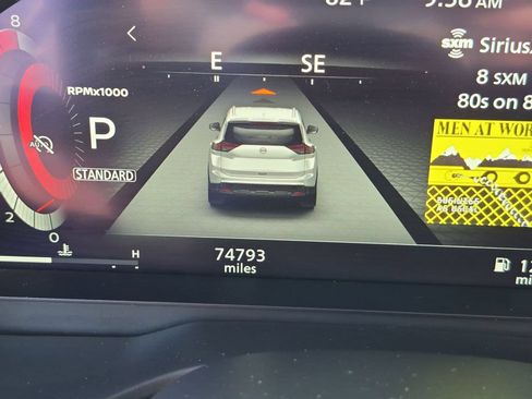 Used 2025 Nissan Rogue Platinum FWD image 12