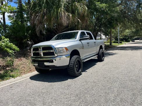 Used 2018 RAM 2500 Tradesman w/ Chrome Appearance Group AWD/4WD image 9
