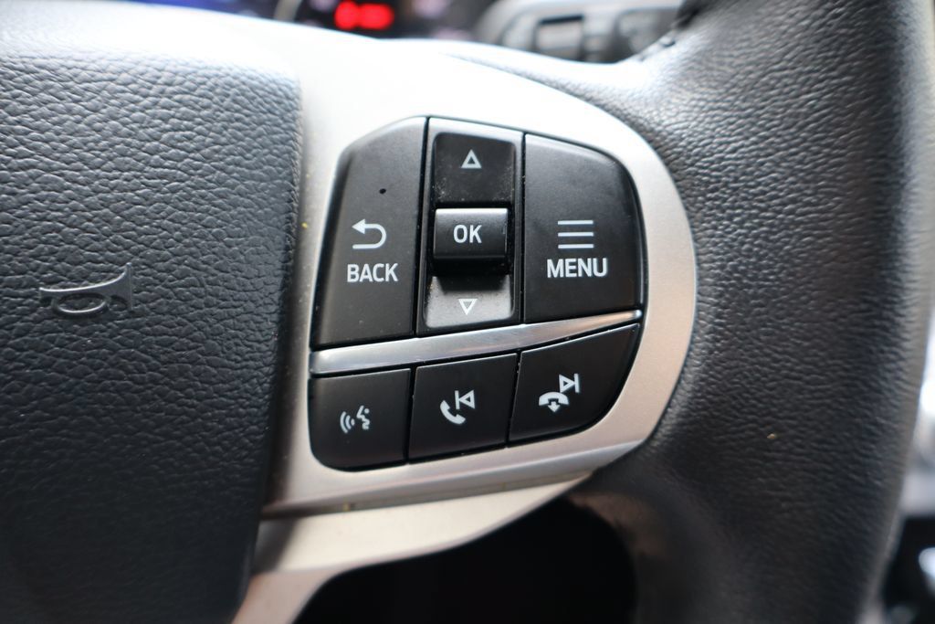 Used 2024 Ford Explorer XLT w/ Equipment Group 202A AWD/4WD image 21