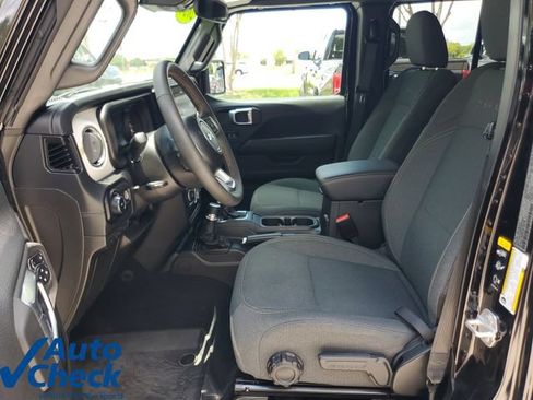 Used 2024 Jeep Wrangler Unlimited Sahara w/ Safety Group AWD/4WD image 18