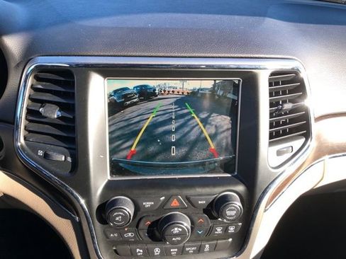 Used 2017 Jeep Grand Cherokee Limited image 31