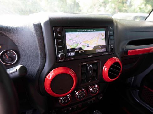 Used 2018 Jeep Wrangler Unlimited Rubicon AWD/4WD image 20
