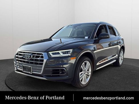 Used 2019 Audi Q5 Prestige w/ Prestige Package image 1