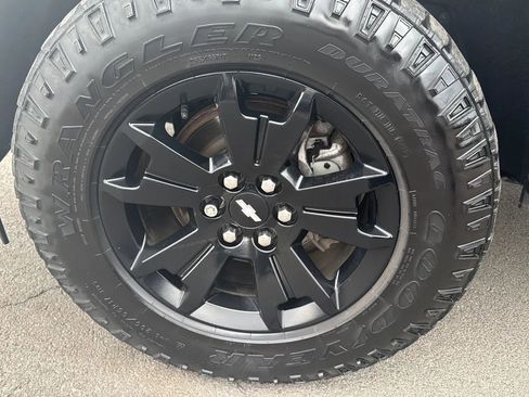 Used 2022 Chevrolet Colorado Z71 w/ Z71 Midnight Edition image 5