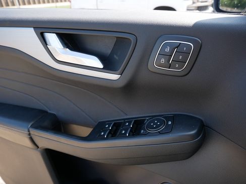 Certified 2024 Ford Escape Platinum AWD/4WD image 27