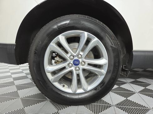 Used 2017 Ford Edge SEL w/ Equipment Group 201A AWD/4WD image 10