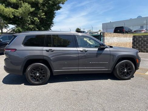 Used 2022 Jeep Grand Cherokee L Limited AWD/4WD image 9