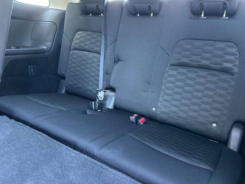 Used 2024 Nissan Pathfinder SV FWD image 16