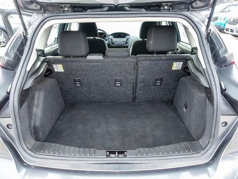 Used 2018 Ford Focus SE w/ SE Winter Package image 11