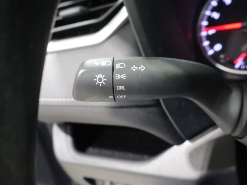 Used 2021 Toyota RAV4 LE AWD/4WD image 33