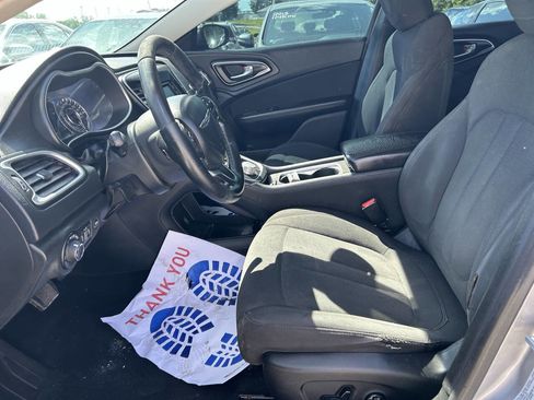 Used 2015 Chrysler 200 Limited w/ Convenience Group image 10