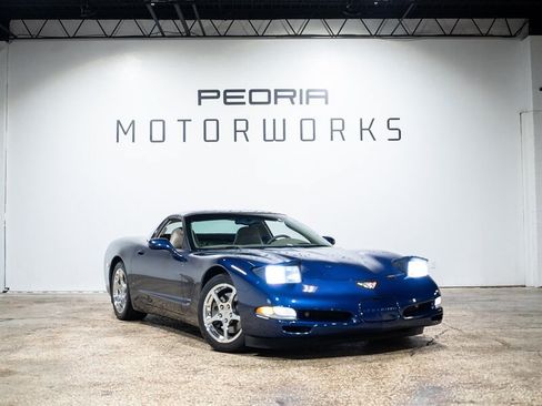 Used 2004 Chevrolet Corvette Coupe w/ Preferred Equipment Group RWD image 2