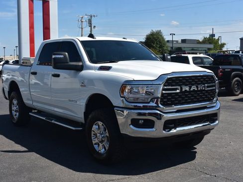 Used 2024 RAM 2500 Big Horn AWD/4WD image 3
