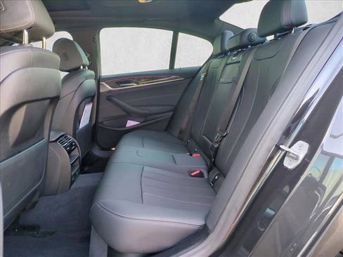 Used 2023 BMW 530e w/ Convenience Package image 19