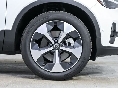 New 2026 Volvo XC40 B5 Plus w/ Protection Package Premier AWD/4WD image 37