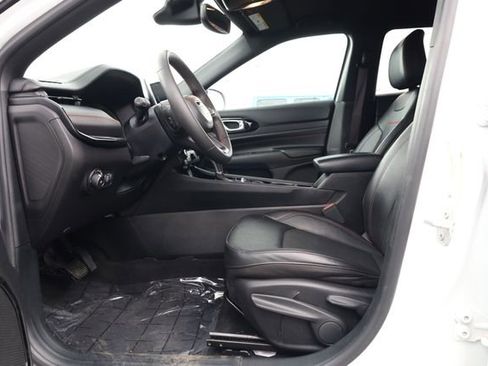 Used 2024 Jeep Compass Trailhawk image 11