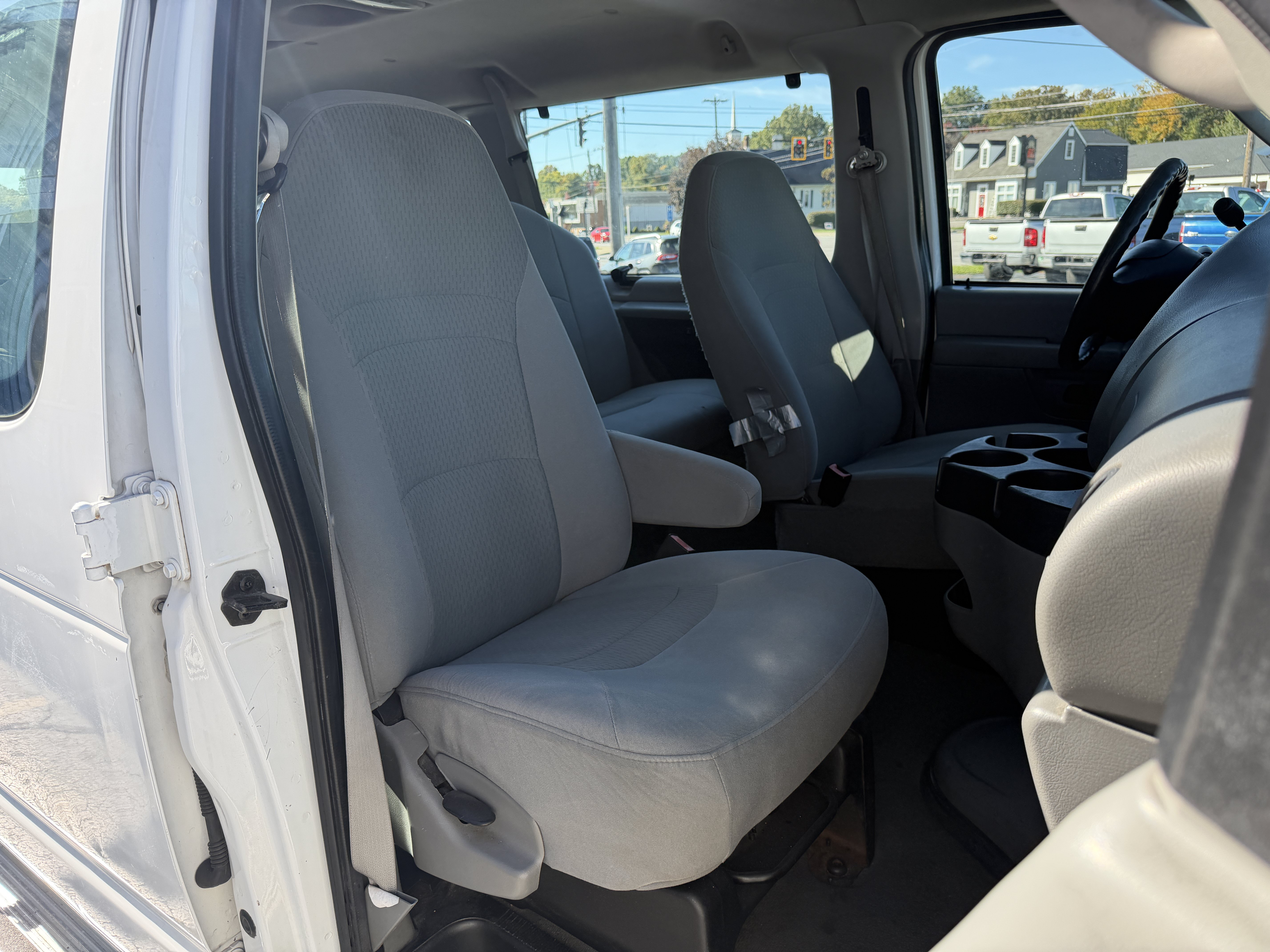 Used 2008 Ford E-350 and Econoline 350 XL RWD image 14