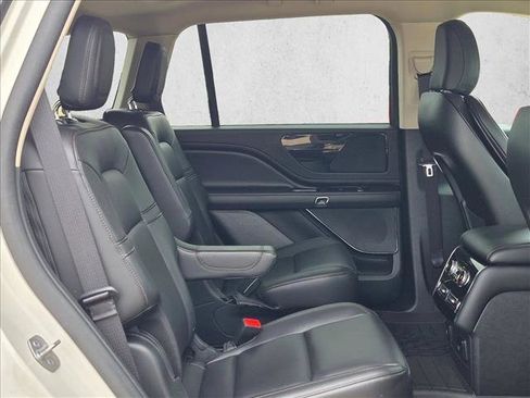 Used 2024 Lincoln Aviator 2WD w/ Premium Package image 21