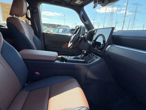 Used 2024 Lexus GX 550 w/ Cold Area Package image 16