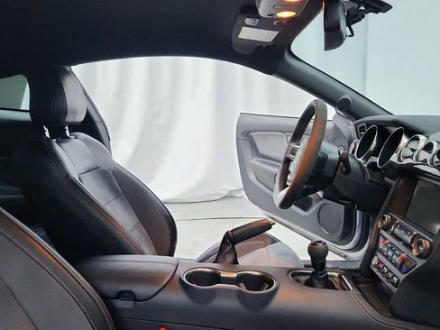 Used 2020 Ford Mustang Shelby GT350 w/ Technology Package image 30