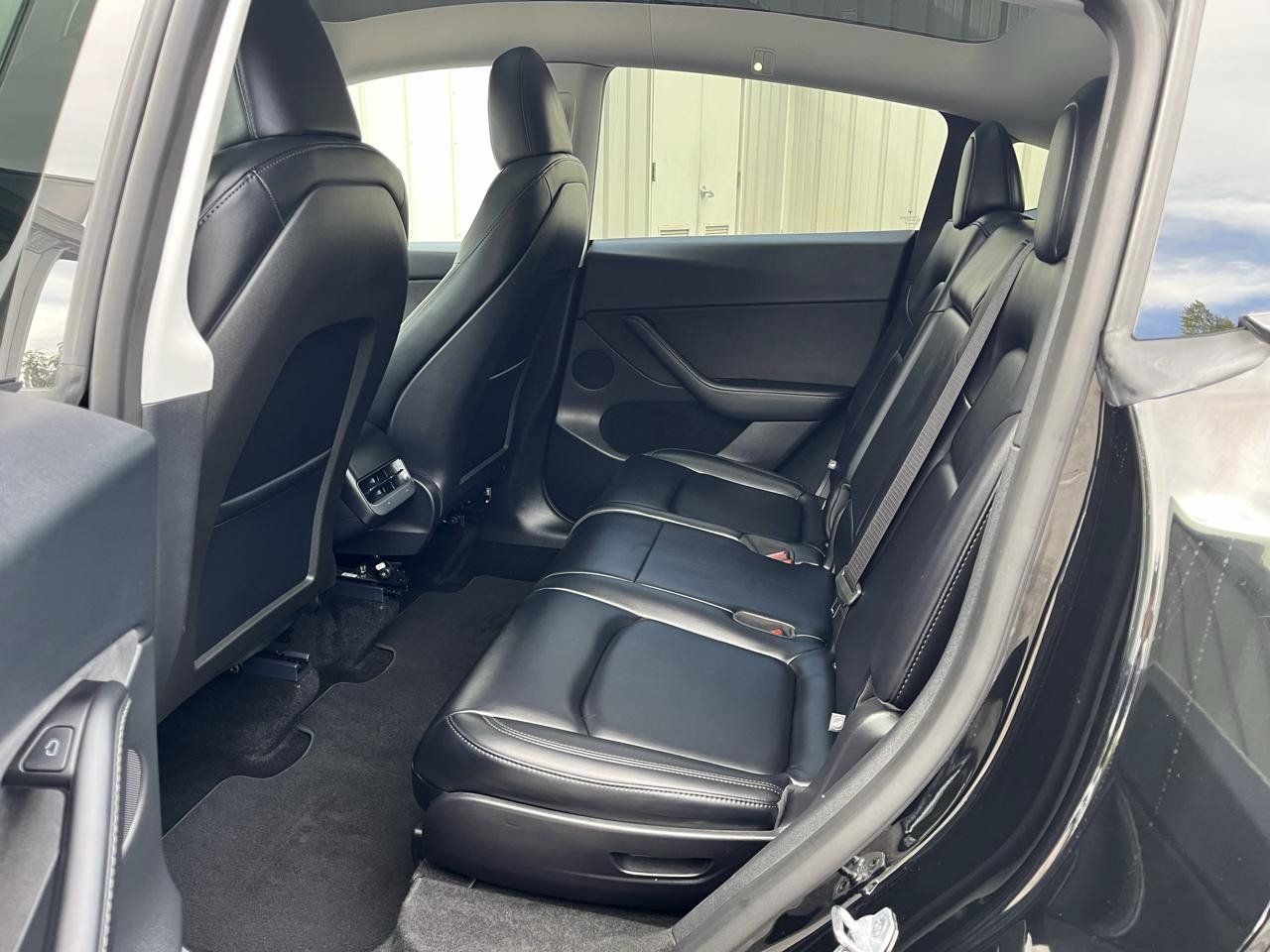 Used 2025 Tesla Model Y Long Range AWD/4WD image 15