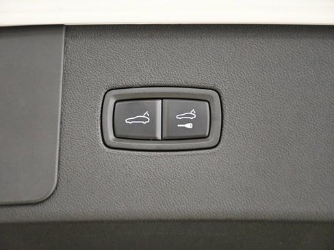 Used 2023 Porsche Cayenne image 59