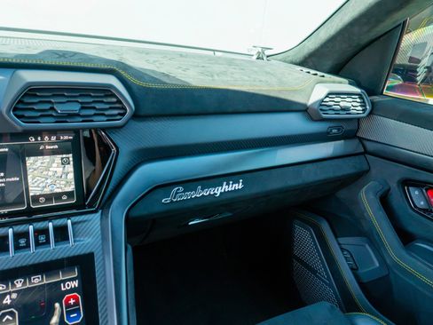 Used 2024 Lamborghini Urus Performante AWD/4WD image 68
