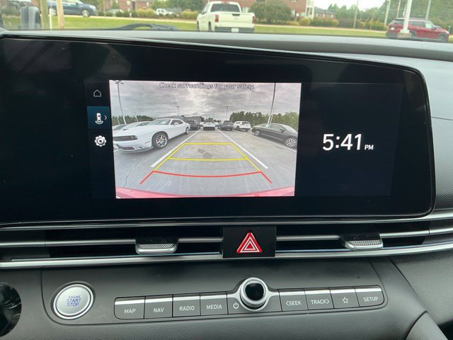 Used 2025 Hyundai Elantra Limited FWD image 17