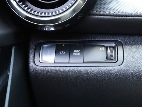 Used 2026 Chevrolet Equinox LT FWD image 34